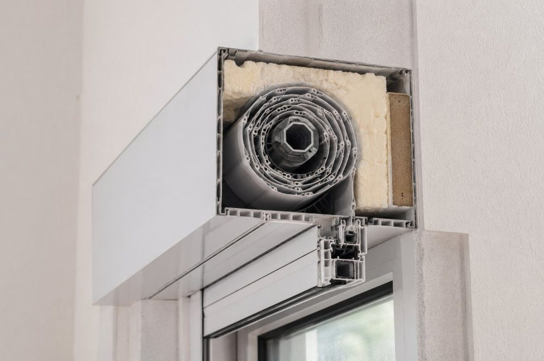 Cajón de persiana con material aislante térmico en su interior